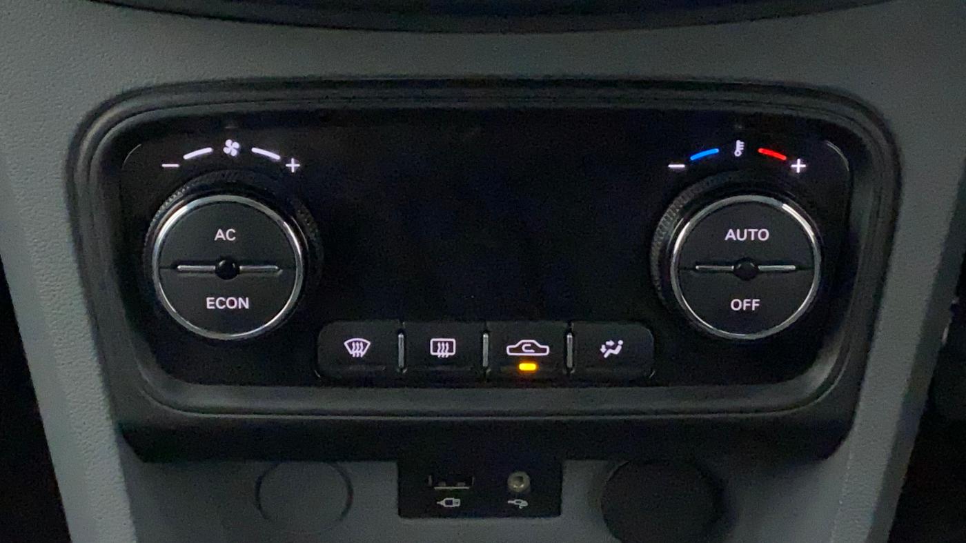 2019 Tata TIGOR XZ PLUS PETROL, Petrol, Manual, 27,395 km, Automatic Climate Control