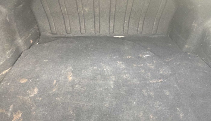 2016 Hyundai Verna FLUIDIC 1.6 CRDI S 4S, Diesel, Manual, 86,608 km, Boot Inside