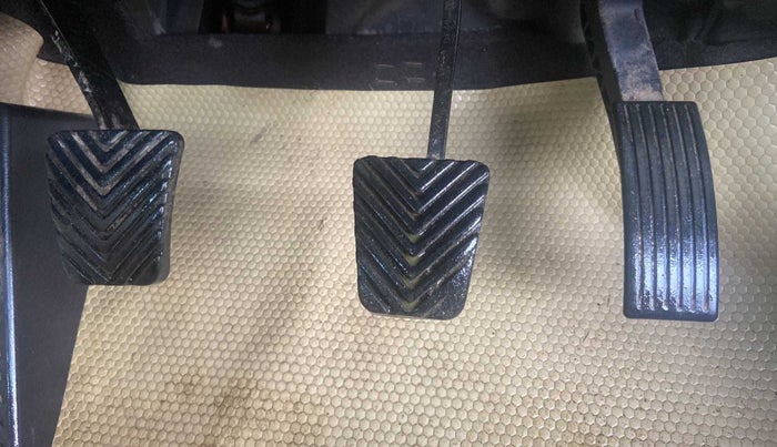 2016 Hyundai Verna FLUIDIC 1.6 CRDI S 4S, Diesel, Manual, 86,608 km, Pedals