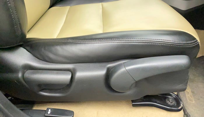 2017 Honda City 1.5L I-VTEC V MT, Petrol, Manual, 50,679 km, Driver Side Adjustment Panel
