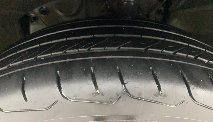 2019 Nissan Kicks XV 1.5, Petrol, Manual, 68,147 km, Left Front Tyre Tread