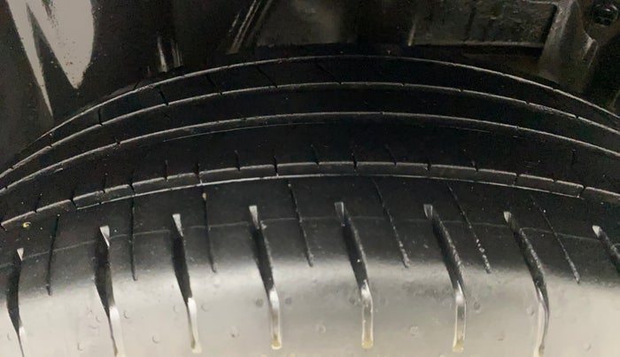 2019 Nissan Kicks XV 1.5, Petrol, Manual, 68,147 km, Left Rear Tyre Tread