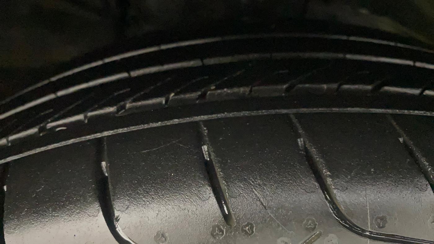 2019 Nissan Kicks XV 1.5, Petrol, Manual, 68,147 km, Right Front Tyre Tread