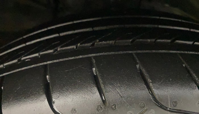 2019 Nissan Kicks XV 1.5, Petrol, Manual, 68,147 km, Right Front Tyre Tread