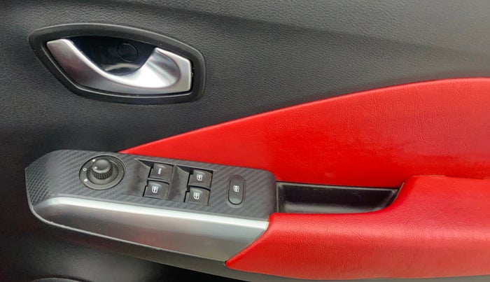 2019 Nissan Kicks XV 1.5, Petrol, Manual, 68,147 km, Driver Side Door Panels Control