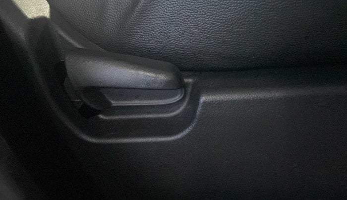 2016 Maruti Wagon R 1.0 VXI AMT, Petrol, Automatic, 96,506 km, Driver Side Adjustment Panel