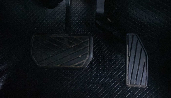 2016 Maruti Wagon R 1.0 VXI AMT, Petrol, Automatic, 96,506 km, Pedals