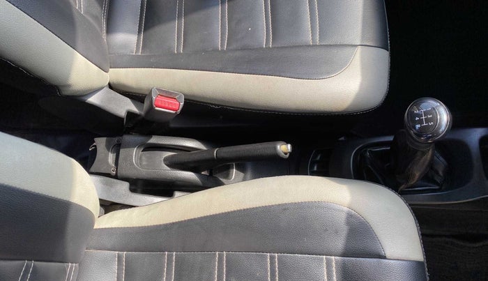 2013 Maruti Wagon R Stingray VXI, CNG, Manual, 61,227 km, Gear Lever