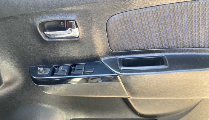 2013 Maruti Wagon R Stingray VXI, CNG, Manual, 61,227 km, Driver Side Door Panels Control