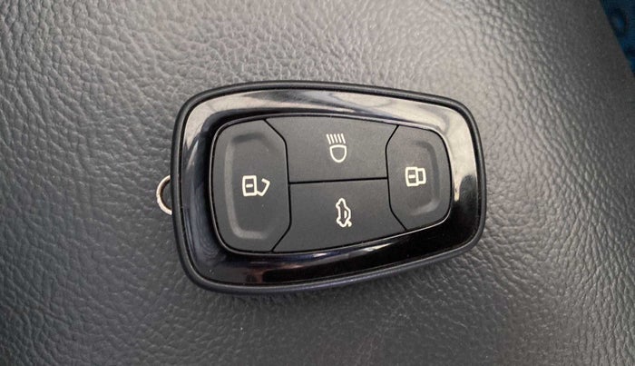 2020 Tata ALTROZ XZ PETROL, Petrol, Manual, 29,964 km, Key Close Up