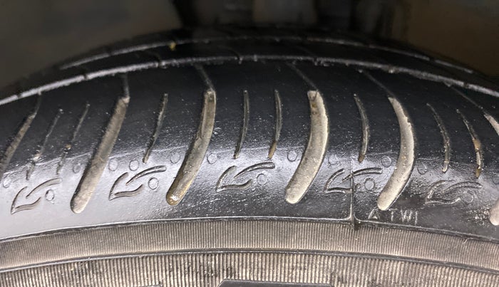 2018 Volkswagen Vento HIGHLINE 1.5 AT, Diesel, Automatic, 63,290 km, Left Front Tyre Tread