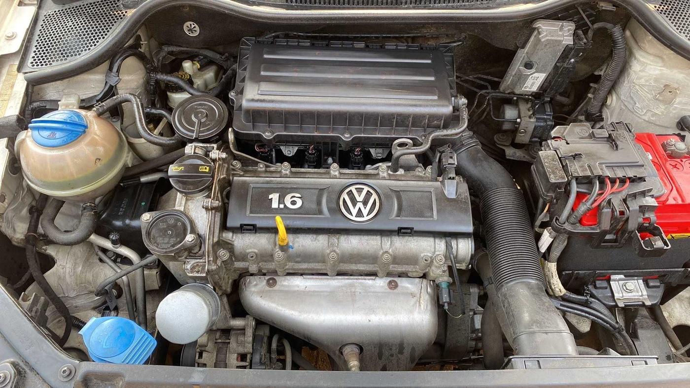 2014 Volkswagen Vento HIGHLINE 1.6 MPI, Petrol, Manual, 45,999 km, Open Bonet