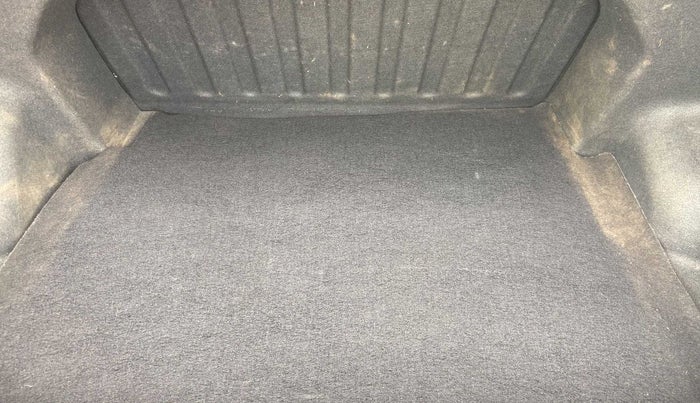 2018 Hyundai Xcent S 1.2, Petrol, Manual, 1,18,750 km, Boot Inside