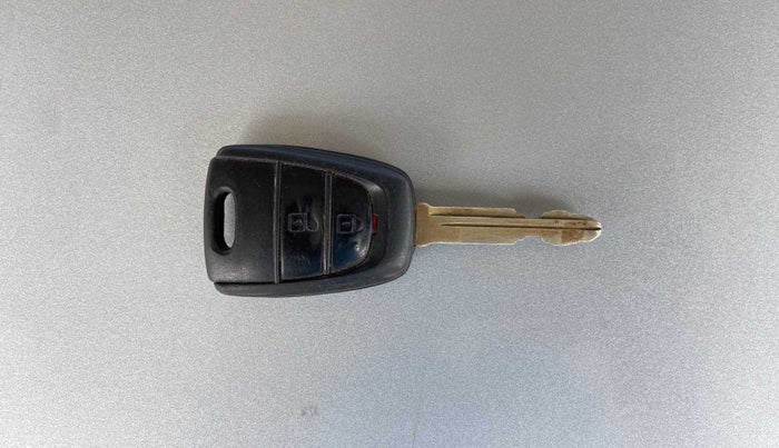 2018 Hyundai Xcent S 1.2, Petrol, Manual, 1,18,750 km, Key Close Up