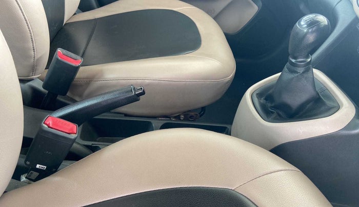 2018 Hyundai Xcent S 1.2, Petrol, Manual, 1,18,750 km, Gear Lever