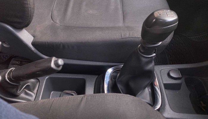 2015 Renault Kwid RXT 0.8 (O), Petrol, Manual, 85,642 km, Gear Lever