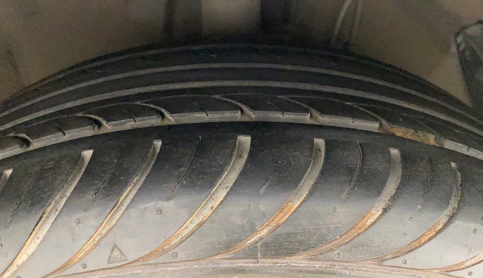 2014 Hyundai i20 ASTA 1.2, Petrol, Manual, 38,308 km, Right Front Tyre Tread