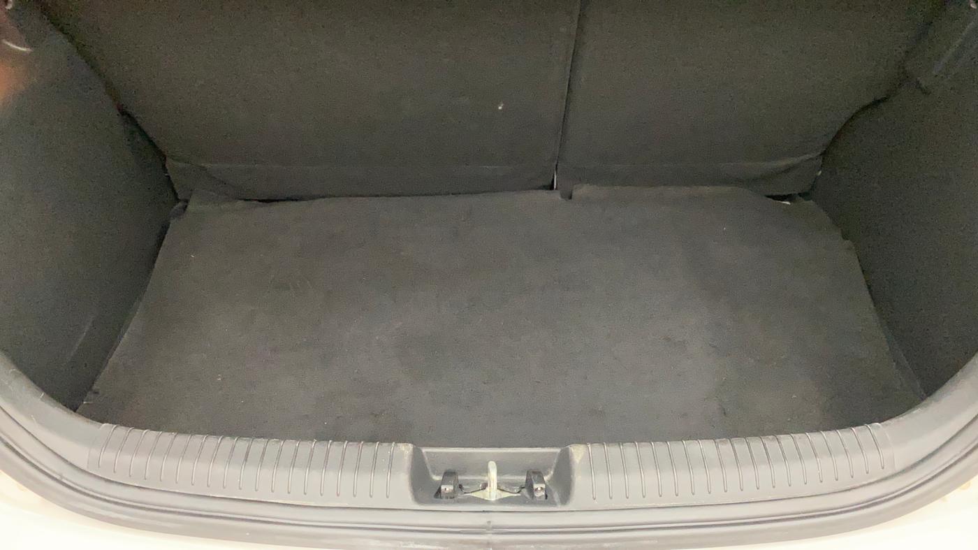 2014 Hyundai i20 ASTA 1.2, Petrol, Manual, 38,308 km, Boot Inside