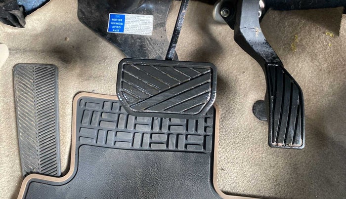 2019 Maruti Ciaz DELTA AT 1.5 SHVS PETROL, Petrol, Automatic, 23,847 km, Pedals