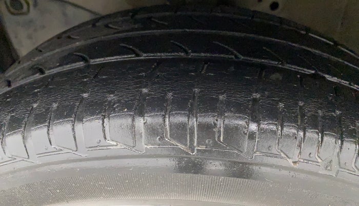 2012 Honda Brio S MT, Petrol, Manual, 79,305 km, Left Front Tyre Tread