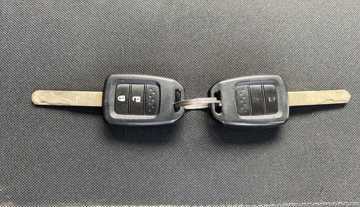 2018 Honda WR-V 1.2L I-VTEC VX MT, Petrol, Manual, 99,713 km, Key Close Up