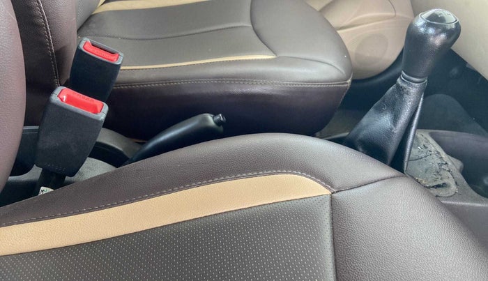 2018 Hyundai Eon ERA +, Petrol, Manual, 43,802 km, Gear Lever