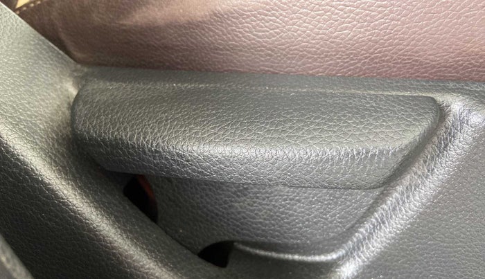 2018 Hyundai Eon ERA +, Petrol, Manual, 43,802 km, Driver Side Adjustment Panel