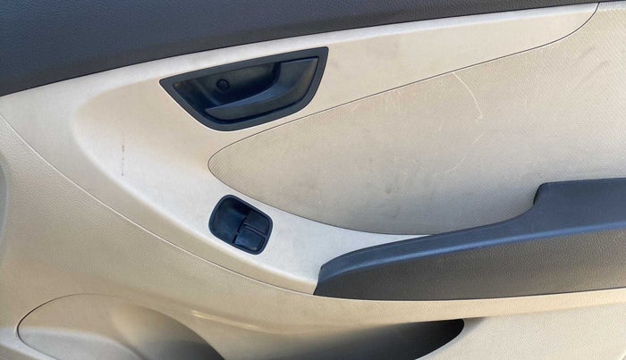 2015 Hyundai Eon ERA +, Petrol, Manual, 51,617 km, Driver Side Door Panels Control