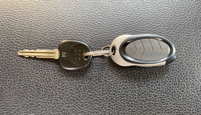 2015 Hyundai Eon ERA +, Petrol, Manual, 51,617 km, Key Close Up