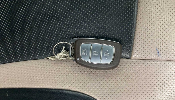 2016 Hyundai Elite i20 ASTA 1.2, Petrol, Manual, 64,666 km, Key Close Up