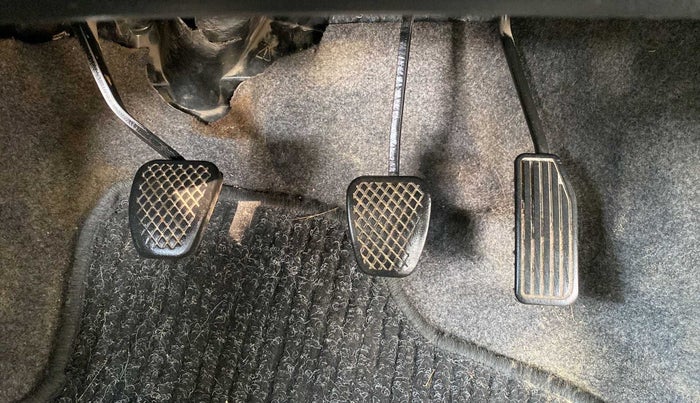 2013 Honda Brio S MT, Petrol, Manual, 64,759 km, Pedals