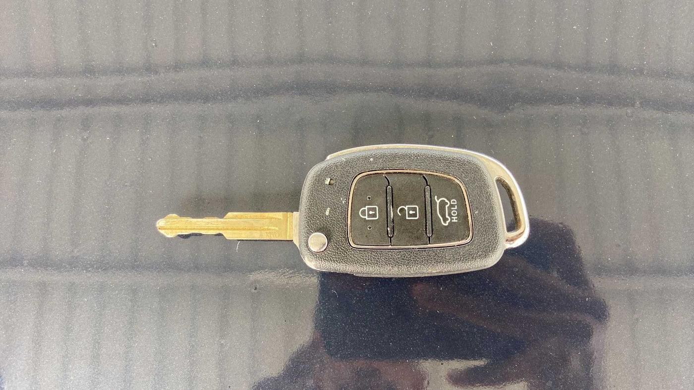 2021 Hyundai VENUE S 1.2, Petrol, Manual, 14,371 km, Key Close Up