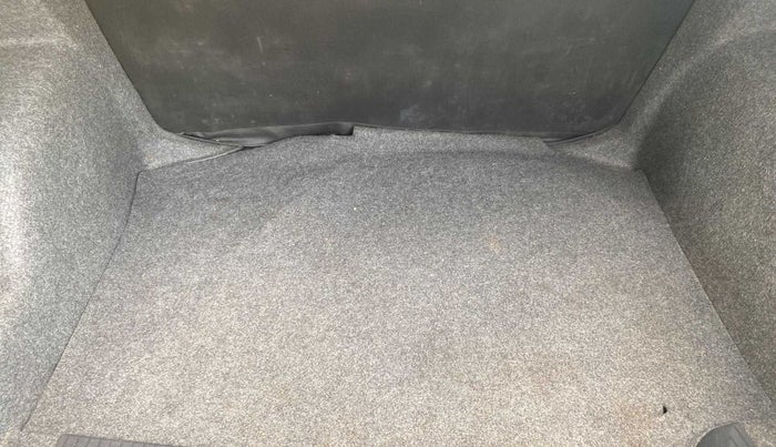 2017 Volkswagen Ameo COMFORTLINE 1.2L, Petrol, Manual, 41,046 km, Boot Inside