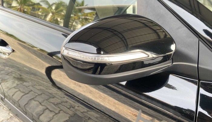 2017 Hyundai Elite i20 ASTA 1.2 (O), Petrol, Manual, 57,485 km, Right rear-view mirror - Indicator light has minor damage