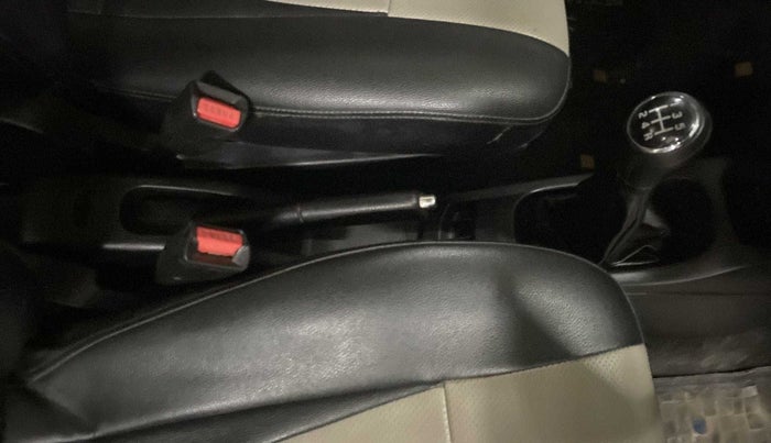 2014 Maruti Wagon R Stingray VXI, CNG, Manual, 74,364 km, Gear Lever