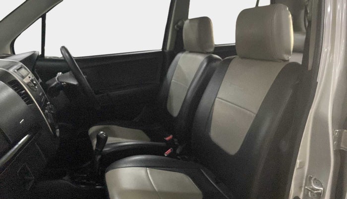2014 Maruti Wagon R Stingray VXI, CNG, Manual, 74,364 km, Right Side Front Door Cabin