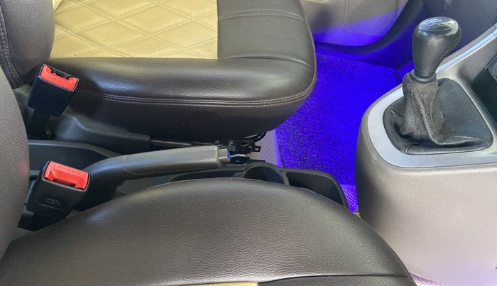 2015 Hyundai i10 SPORTZ 1.1, Petrol, Manual, 42,638 km, Gear Lever