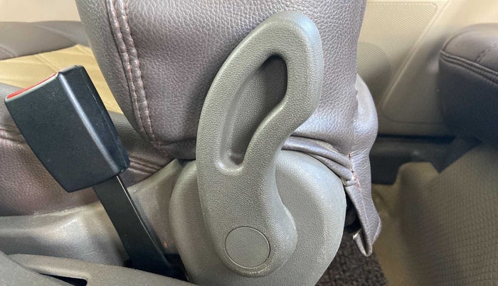 2015 Hyundai i10 SPORTZ 1.1, Petrol, Manual, 42,638 km, Driver Side Adjustment Panel