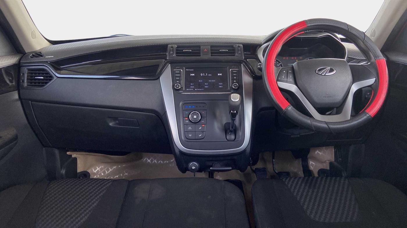 2018 Mahindra KUV 100 NXT K8 P 6 STR, Petrol, Manual, 11,912 km, Dashboard