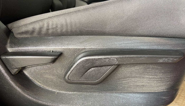 2018 Mahindra KUV 100 NXT K8 P 6 STR, Petrol, Manual, 11,912 km, Driver Side Adjustment Panel