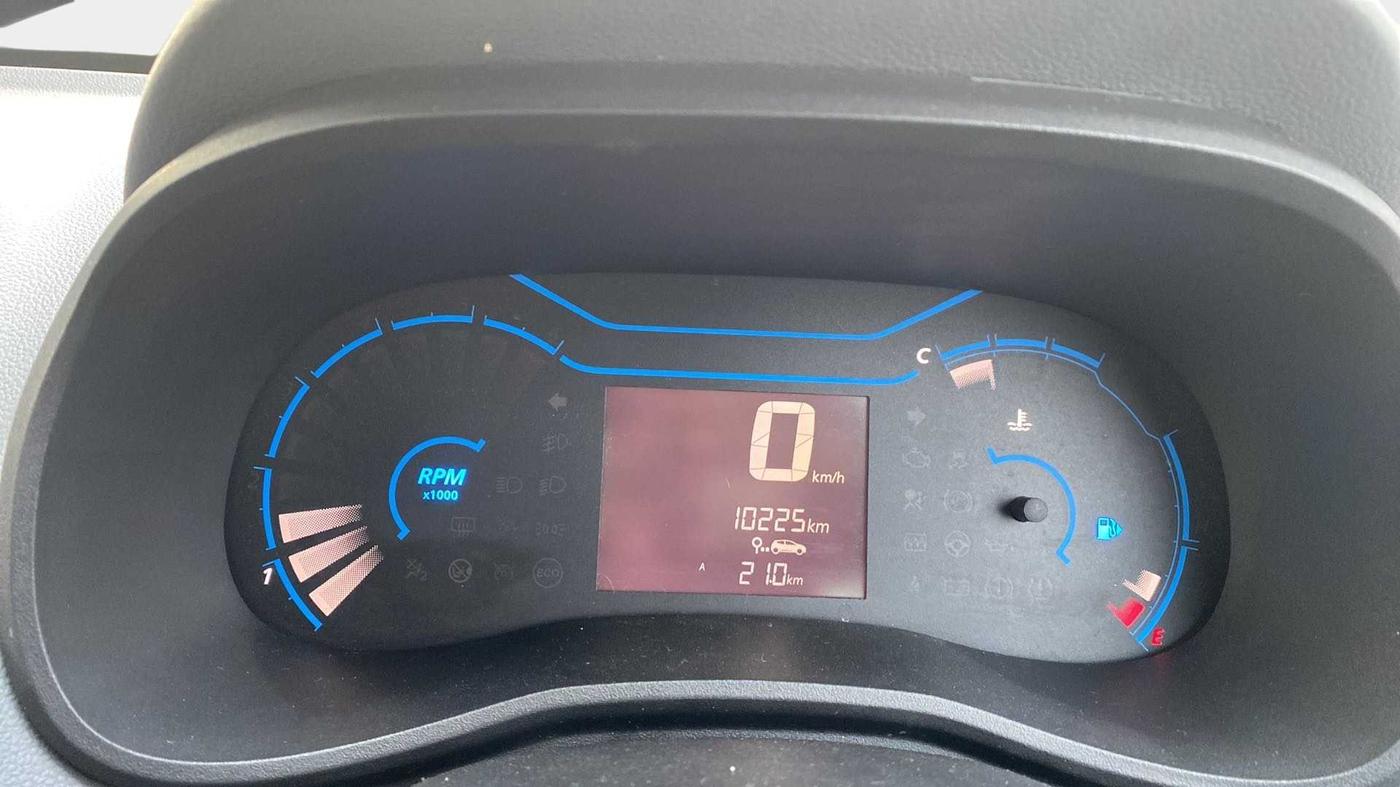 2020 Renault Kwid RXT 1.0 (O), Petrol, Manual, 10,203 km, Odometer Image