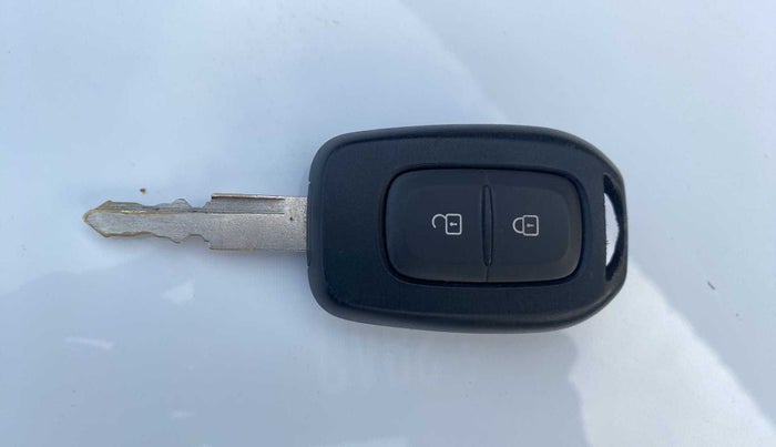 2020 Renault Kwid RXT 1.0 (O), Petrol, Manual, 10,203 km, Key Close Up