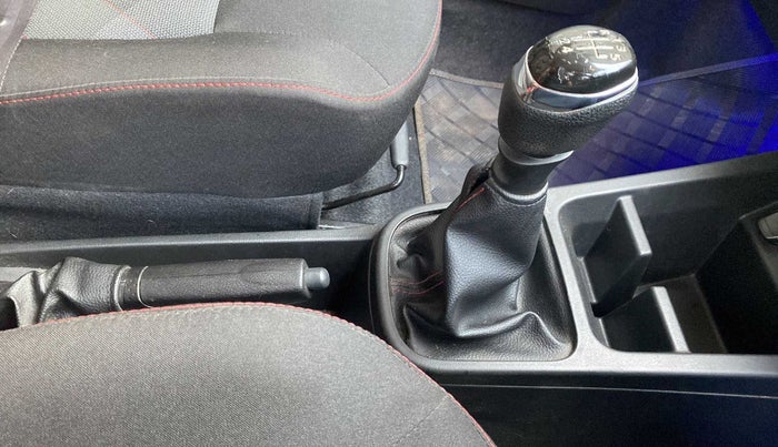 2020 Renault Kwid RXT 1.0 (O), Petrol, Manual, 10,203 km, Gear Lever