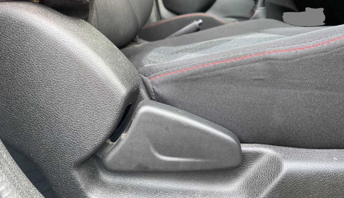 2020 Renault Kwid RXT 1.0 (O), Petrol, Manual, 10,203 km, Driver Side Adjustment Panel