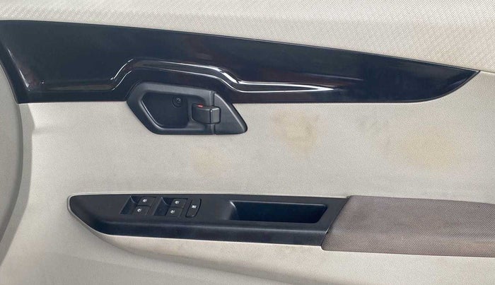 2017 Mahindra Kuv100 K8 6 STR, Petrol, Manual, 88,303 km, Driver Side Door Panels Control