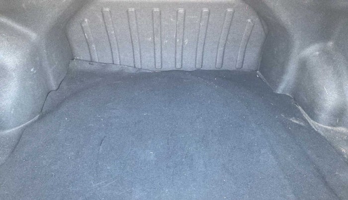 2015 Hyundai Verna FLUIDIC 4S 1.4 VTVT, Petrol, Manual, 44,607 km, Boot Inside