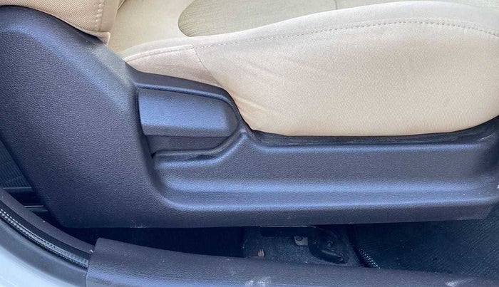 2015 Hyundai Verna FLUIDIC 4S 1.4 VTVT, Petrol, Manual, 44,607 km, Driver Side Adjustment Panel