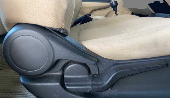 2018 Honda Amaze 1.2L I-VTEC VX, Petrol, Manual, 43,484 km, Driver Side Adjustment Panel