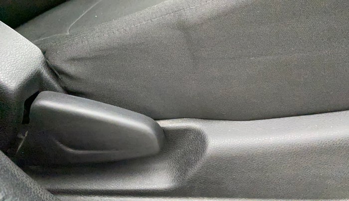 2021 Renault Kwid RXT 1.0 AMT (O), Petrol, Automatic, 7,134 km, Driver Side Adjustment Panel