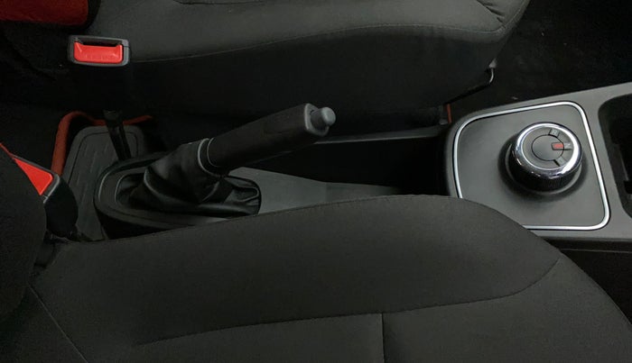 2021 Renault Kwid RXT 1.0 AMT (O), Petrol, Automatic, 7,134 km, Gear Lever